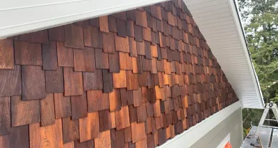 Staggered shake siding installation, Kelowna